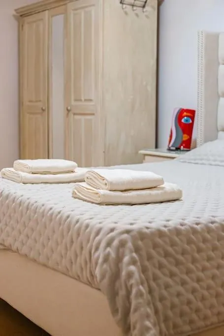 Lovely 3 Bed - Apartment -Sliema Sliema